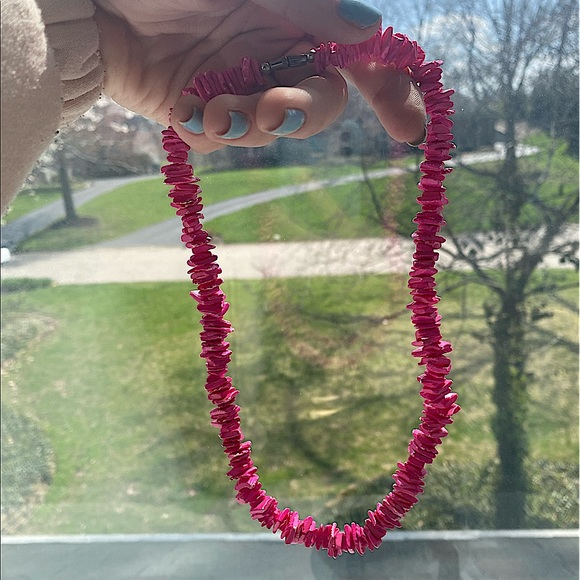 Pink shell necklace - Picture 2 of 5